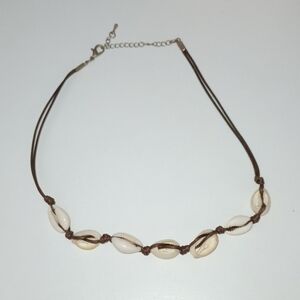 Beautiful Shell Necklace. 17 Inches Long